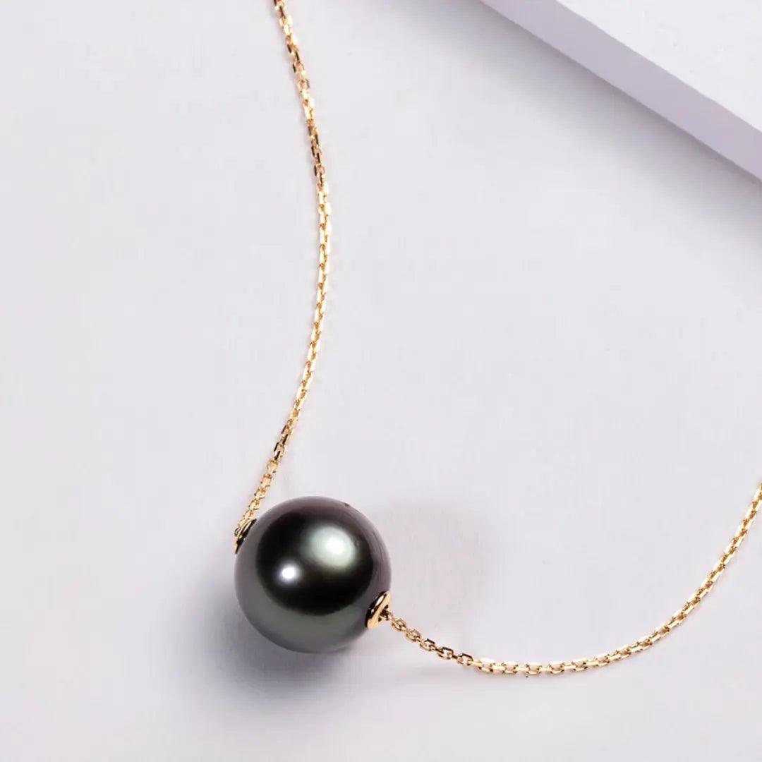 Tahitian Black Pearl Luster Detail