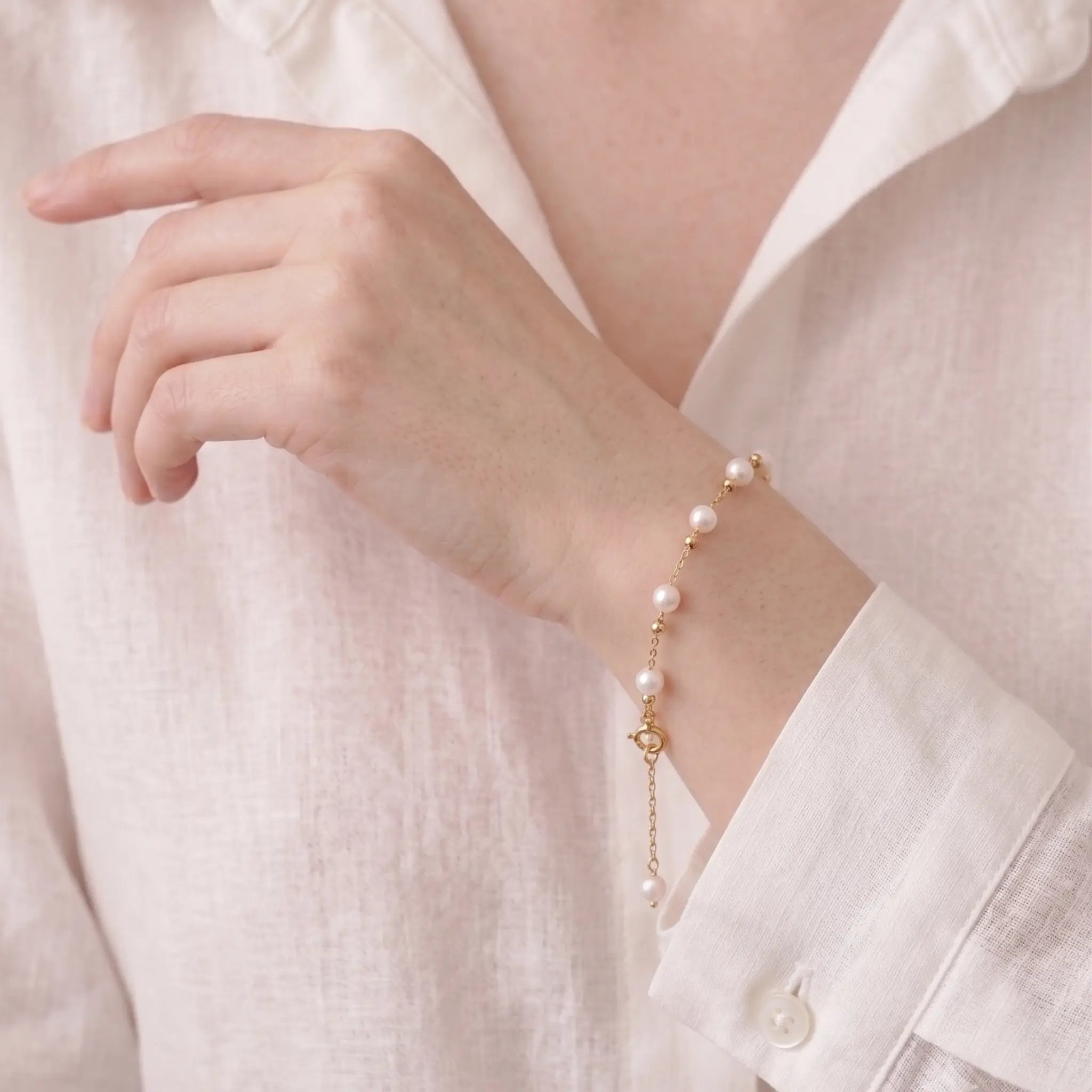 18K Solid Gold 5-5.5mm Japanese Akoya Pearl Station Bracelet for Women