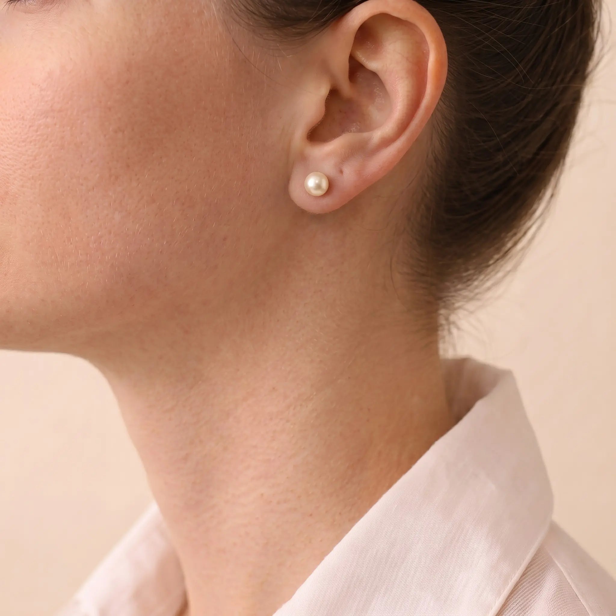 18K Gold 7-7.5mm Champagne Light Gold Akoya Pearl Stud Earrings