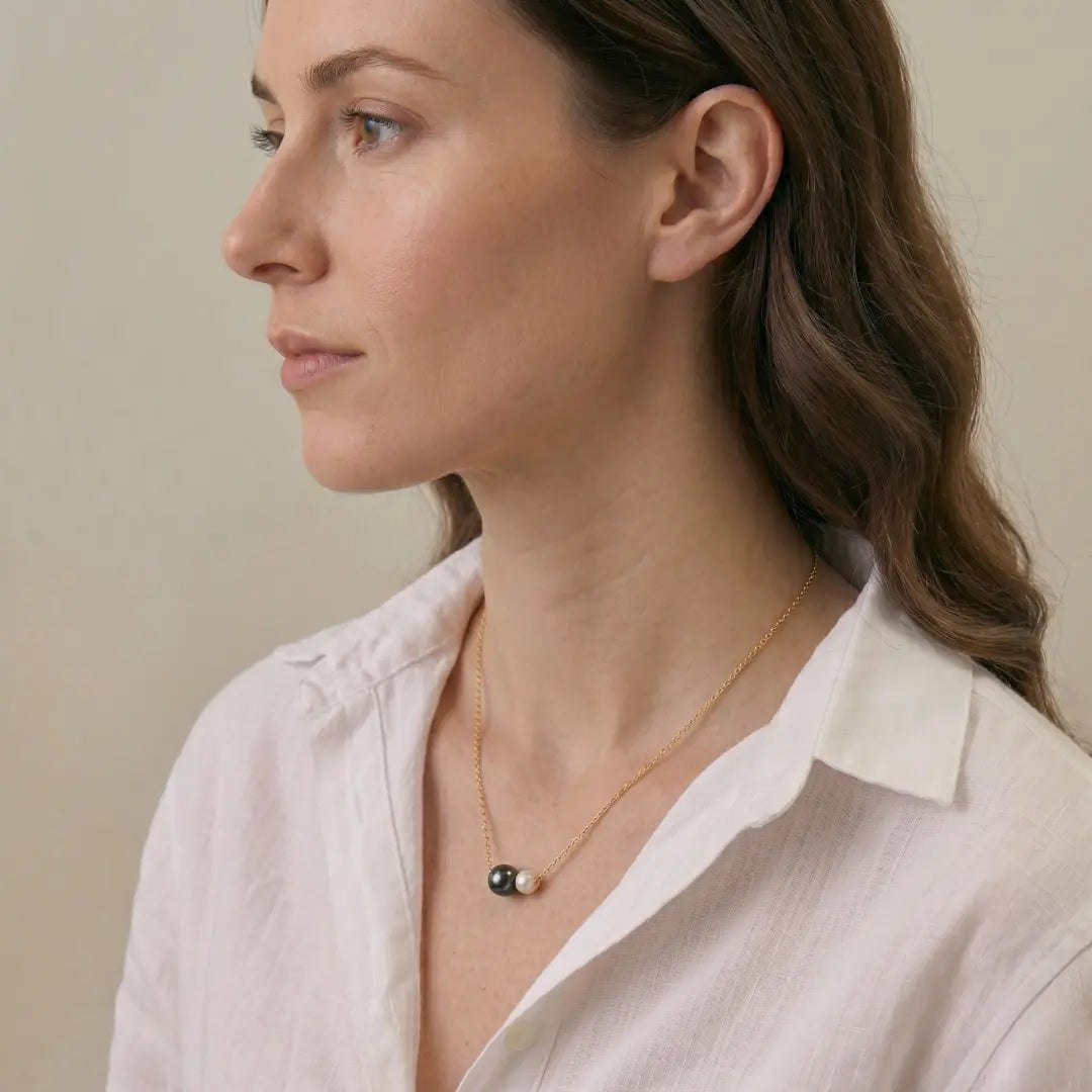 Tahitian Black and Akoya White Pearl Necklace in 18K Gold