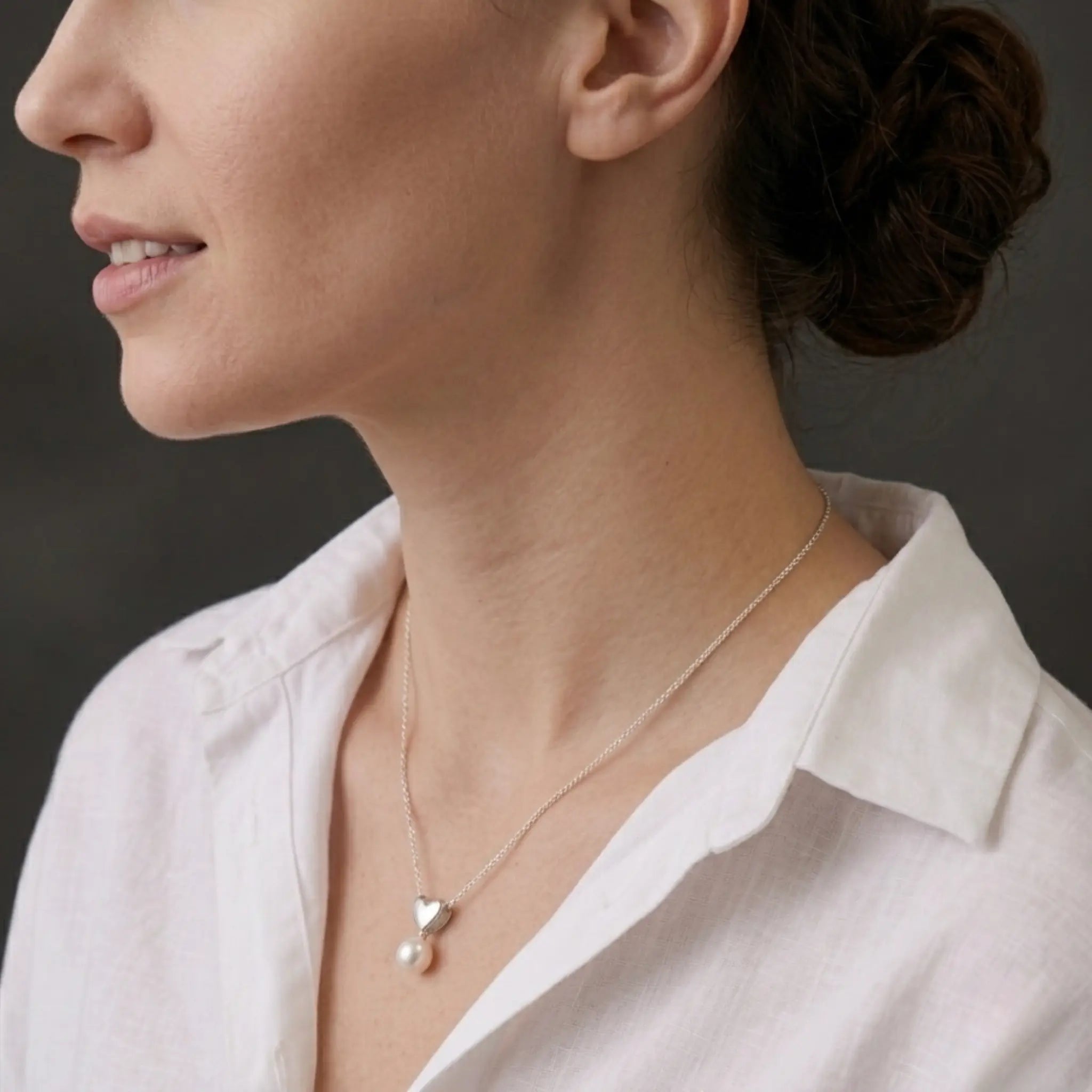 7-7.5mm Minimalist Heart Akoya Pearl Pendant Necklace