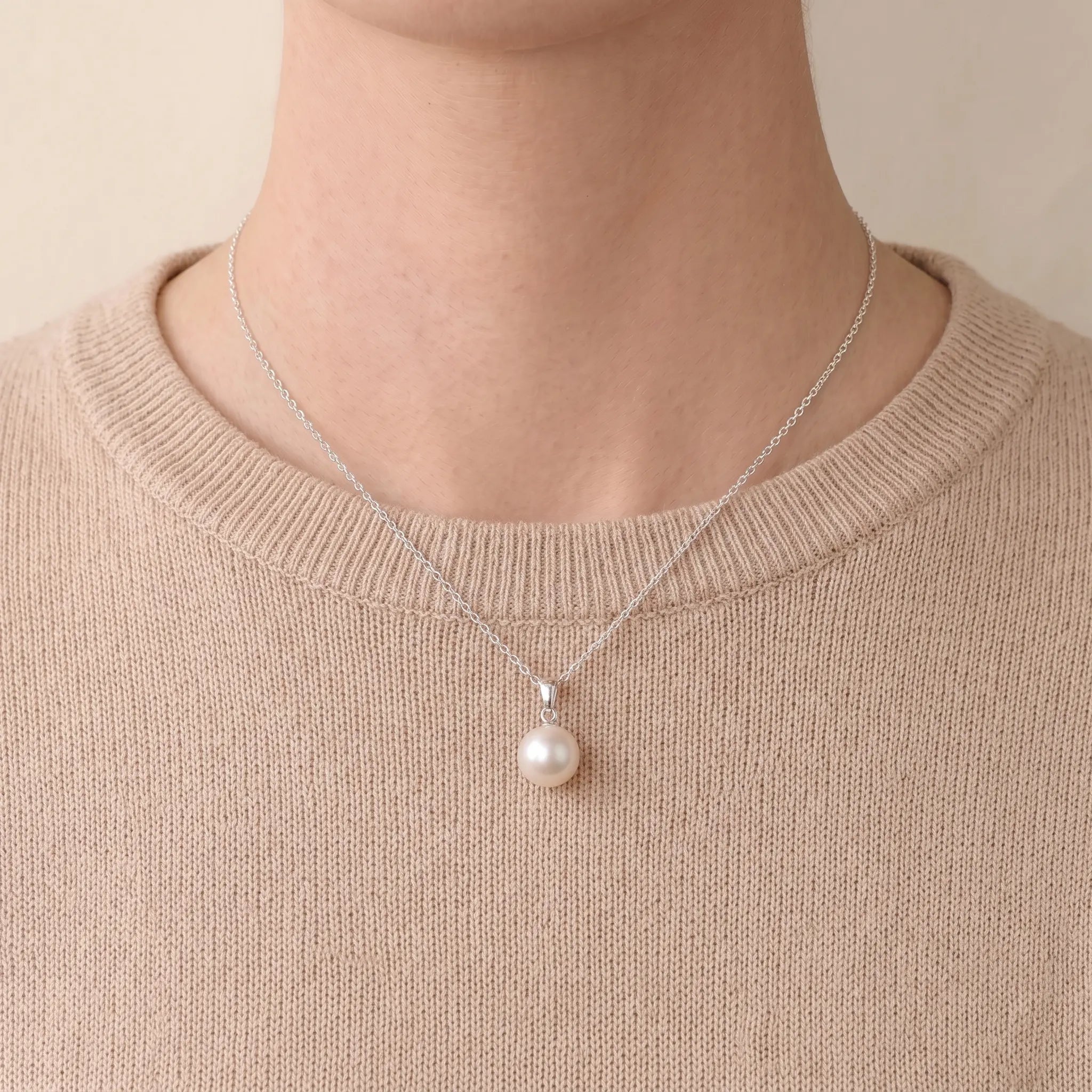 9-9.5mm White Edison Pearl Pendant Necklace Single Round Freshwater Pearl