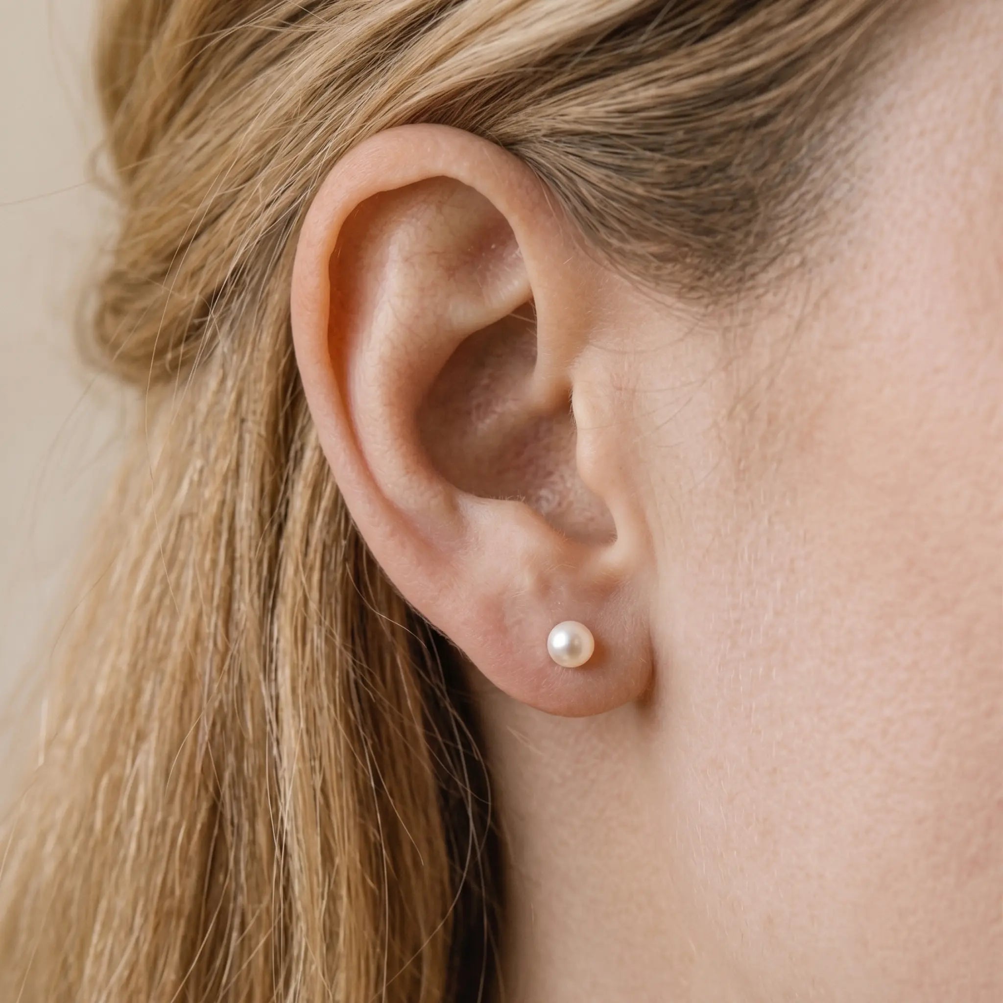 18K Solid Gold Japanese Akoya Pearl Stud Earrings （Hypoallergenic, 24/7 Wearable）