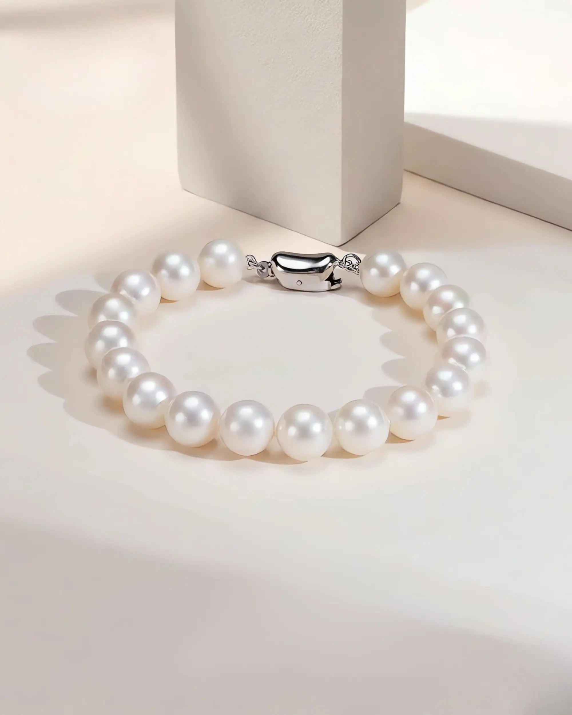 Auris – AAA Quality White Freshwater Pearl Bracelet