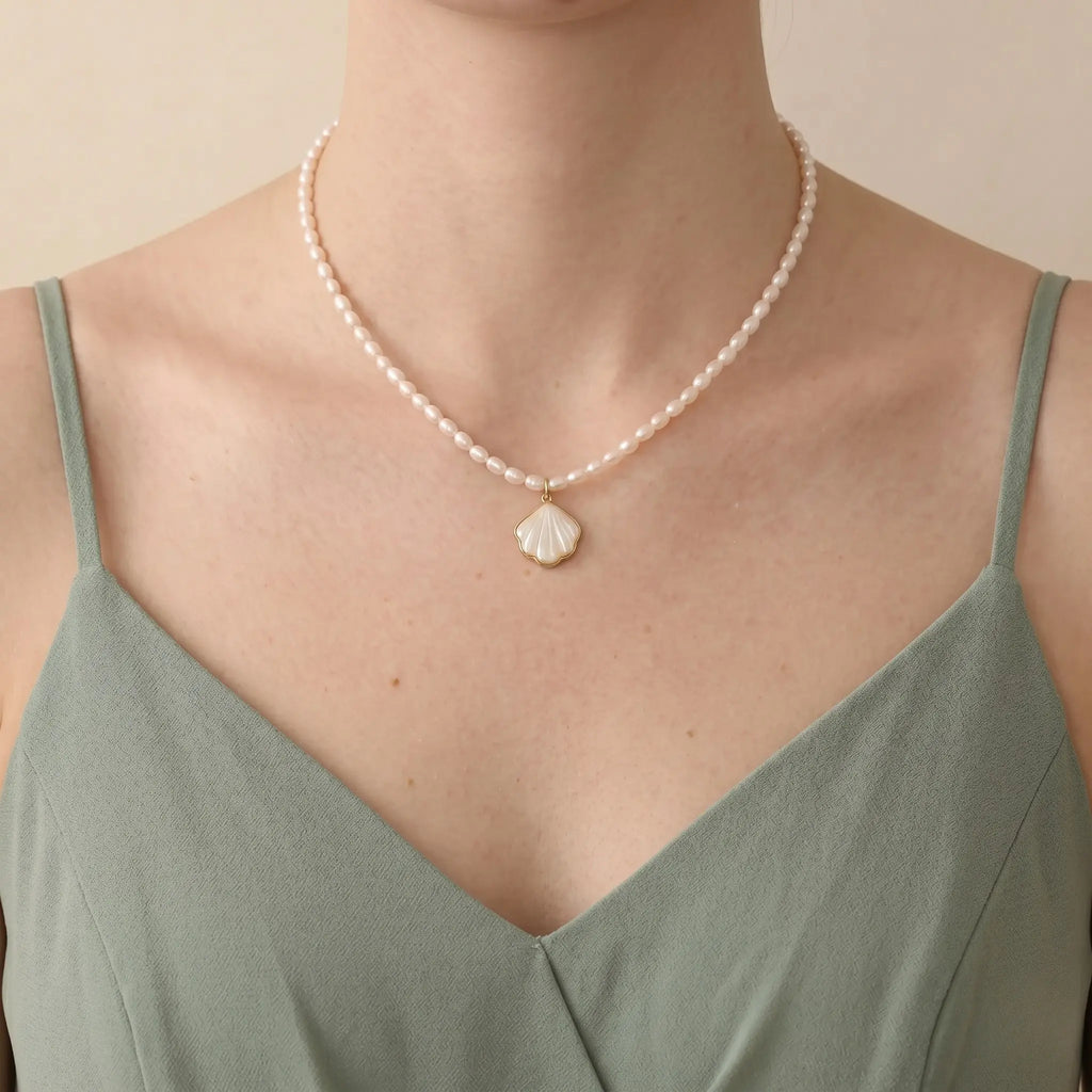 Bridesmaid Pearl Shell Necklace, 4-5mm Dainty White Freshwater Pearl Pendant Gift for Beach Wedding
