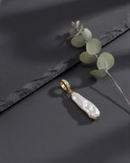 Eira – Natural Baroque Long Teardrop Detachable Pearl Pendant