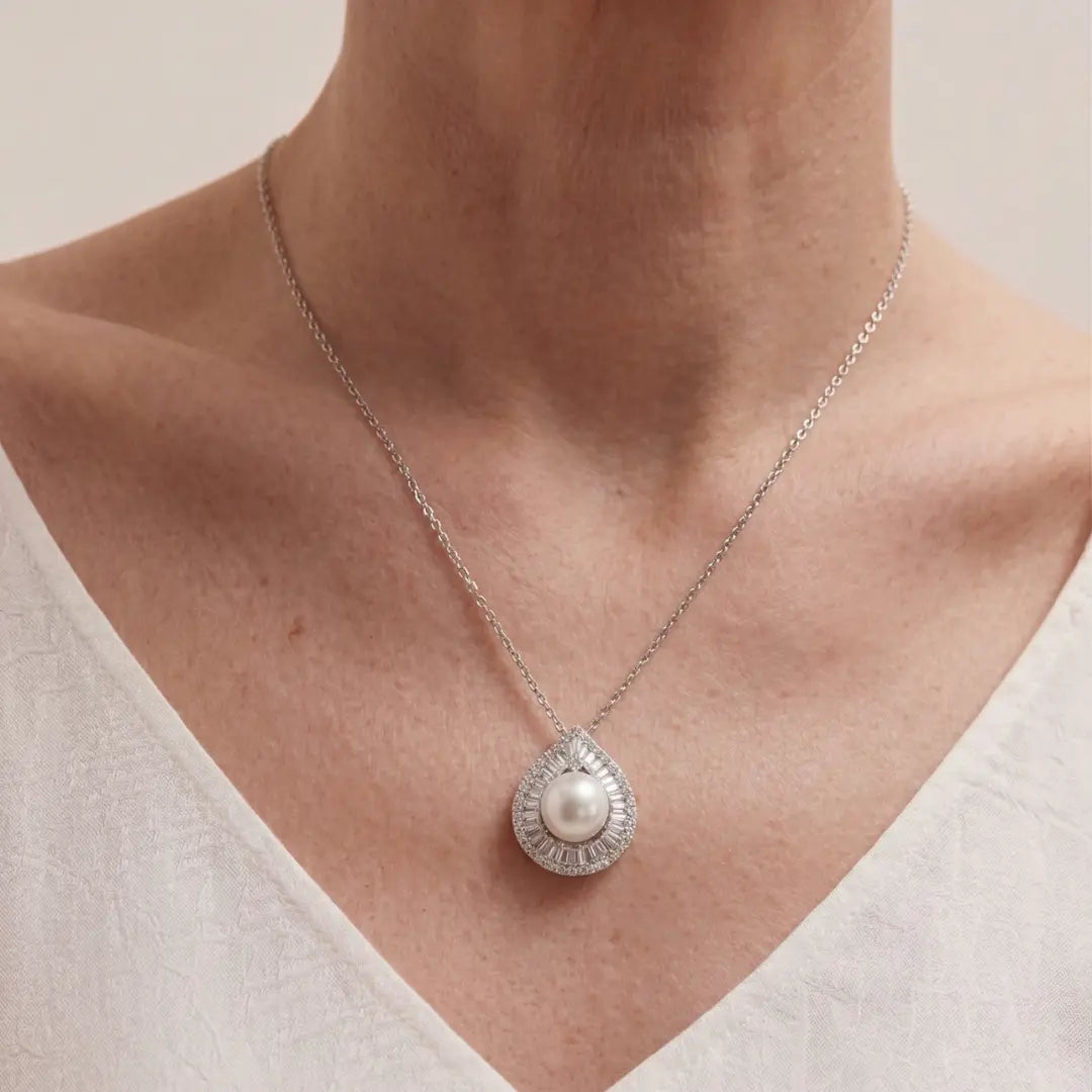 8-8.5mm Natural Freshwater Teardrop Pearl Pendant