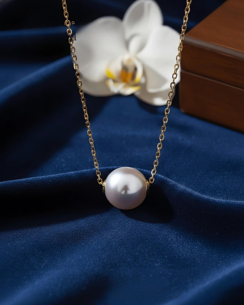 Hikarugold – 18K Solid Gold & AAA+ Japanese Akoya Sea Pearl Pendant