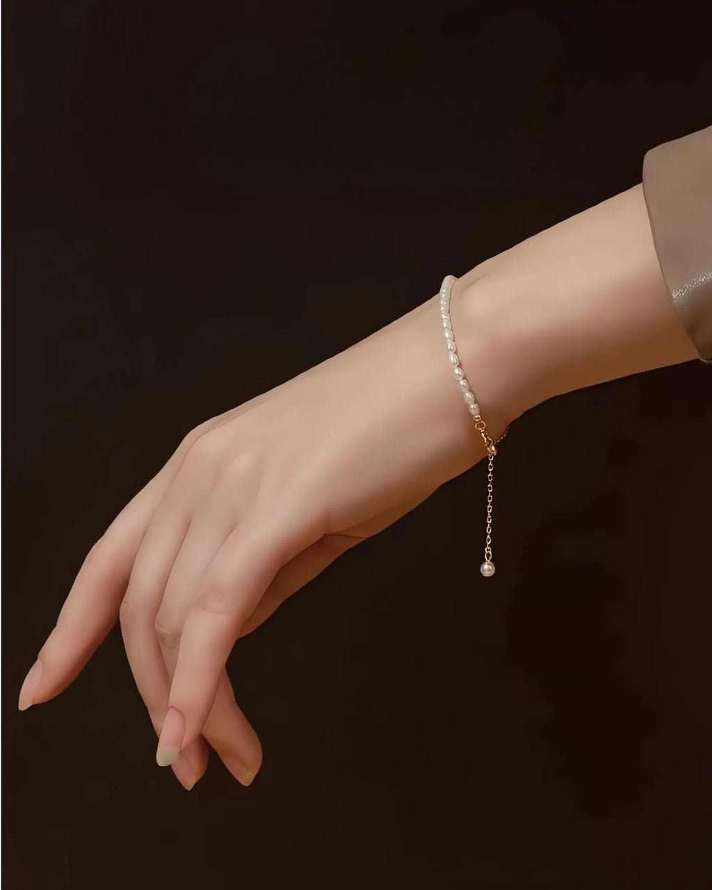 LINEAR - 18K Solid Gold & AAA Seed Asymmetrical Design Pearl Bracket