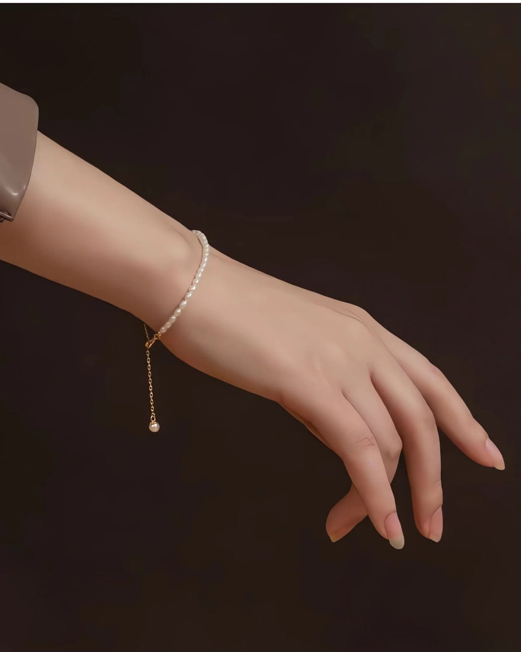 LINEAR - 18K Solid Gold & AAA Seed Asymmetrical Design Pearl Bracket