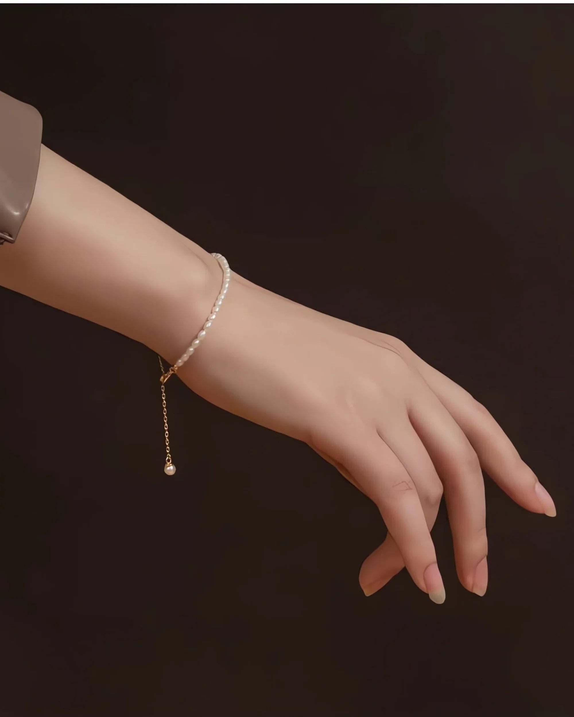 LINEAR - 18K Solid Gold & AAA Seed Asymmetrical Design Pearl Bracket