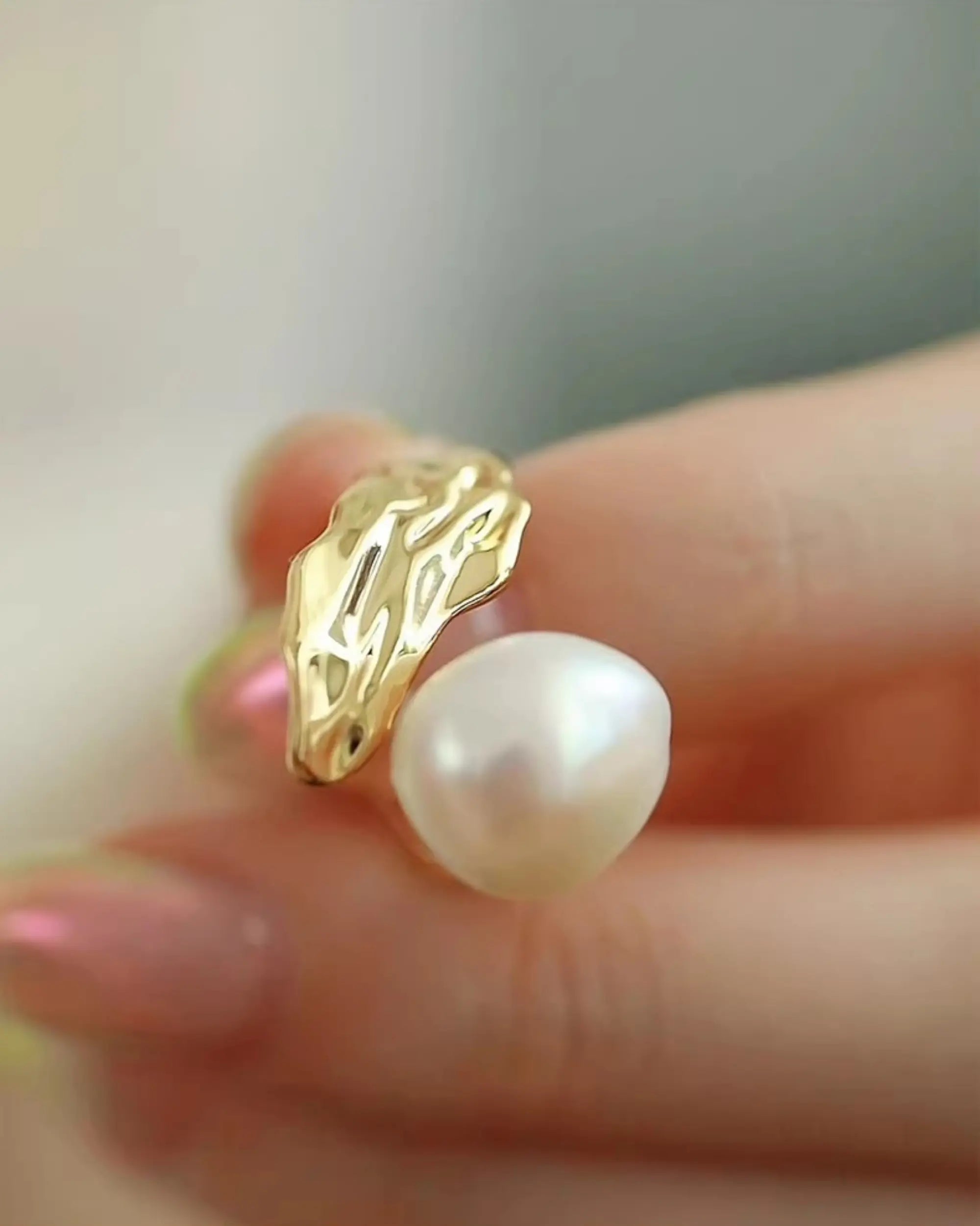Lunara – Liquid Gold Baroque Pearl Open Ring