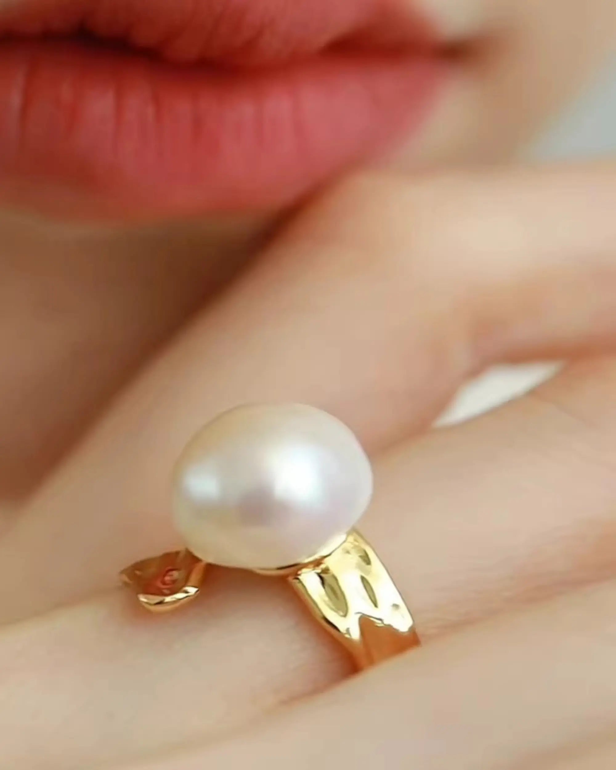 Lunara – Liquid Gold Baroque Pearl Open Ring
