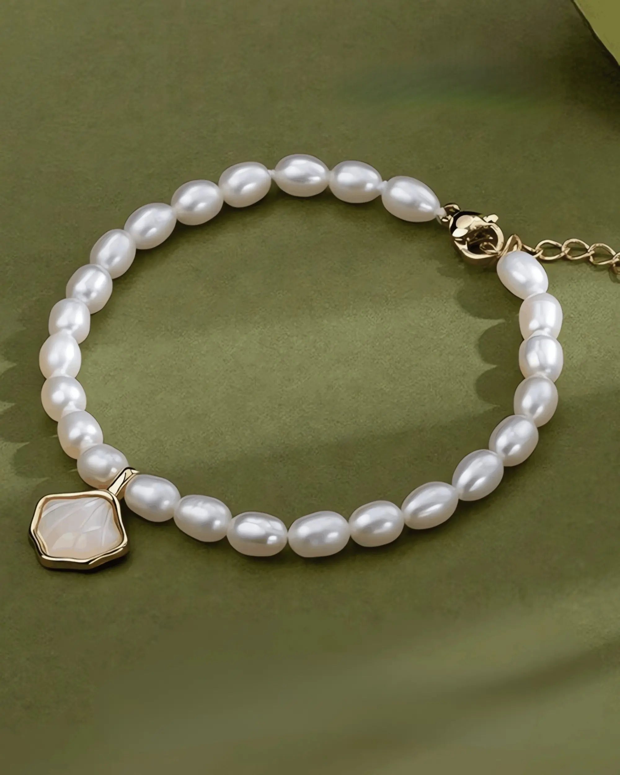 Marina – AAA Quality Rice-Shaped Aurora Natural Freshwater Pearl Bracelet