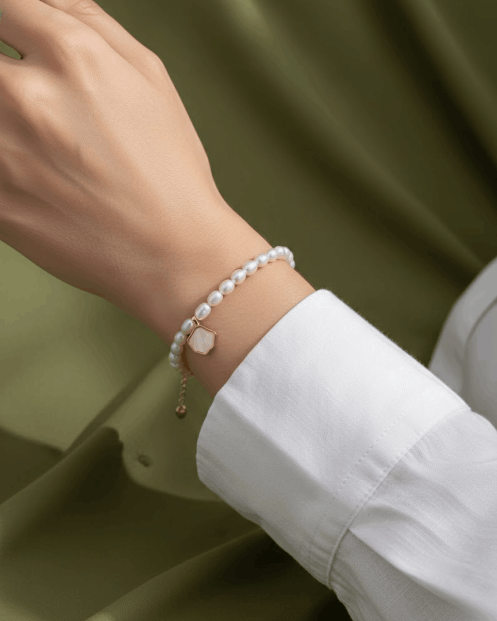 Freshwater Pearl Bracelet with Shell Charm, 4-5mm Ocean Inspired Jewelry