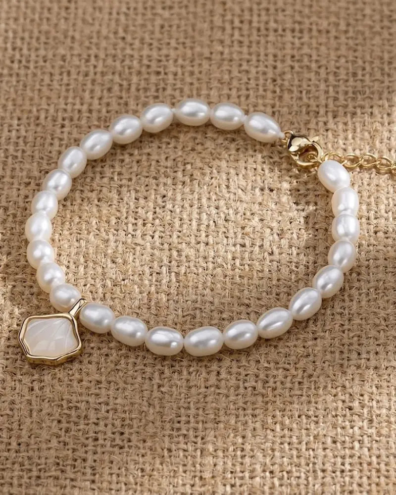 4-5mm Shell Freshwater Pearl Bracelet