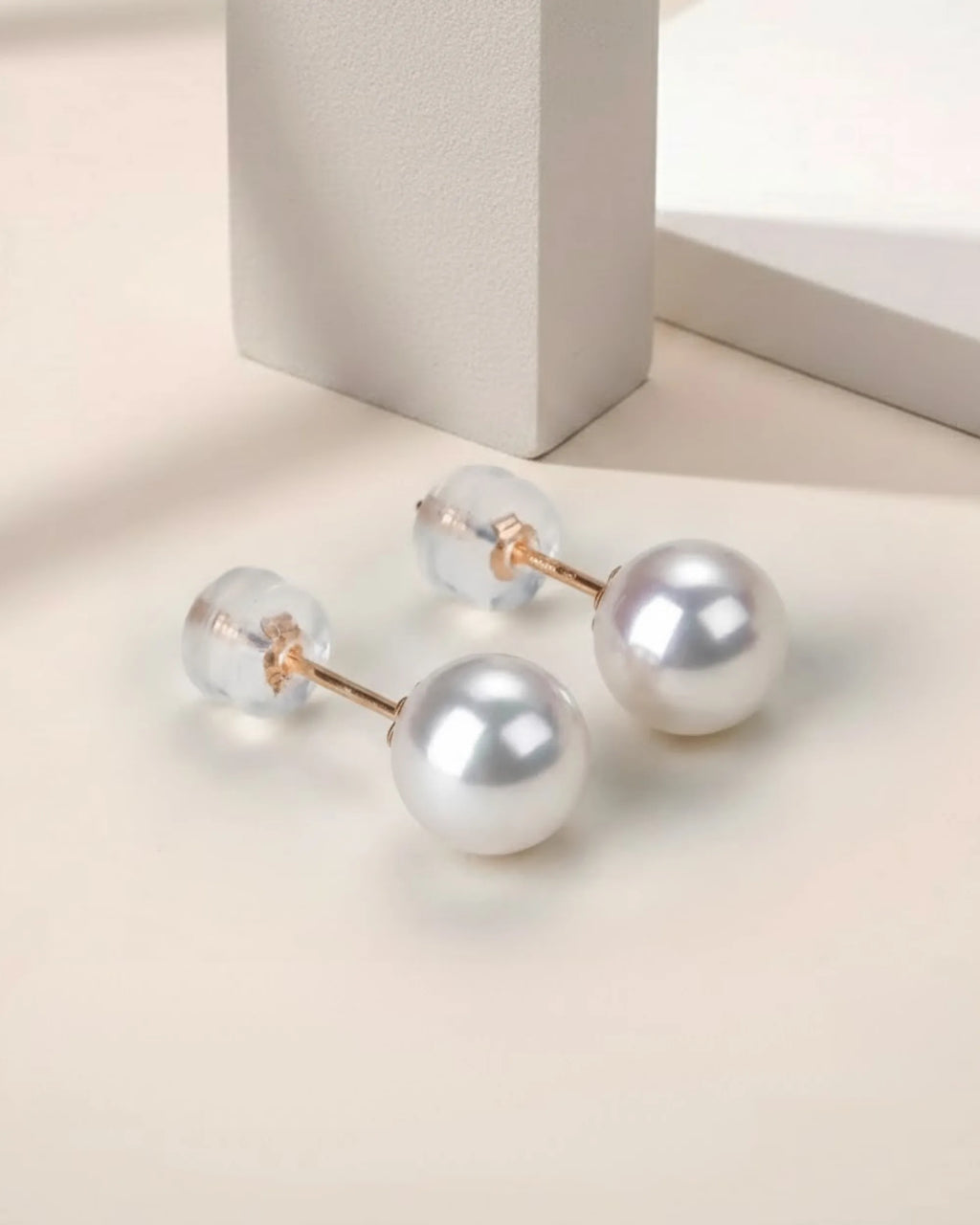 Nina – AAA Grade Luminous White Freshwater Pearl Stud Earrings 18K Solid Gold