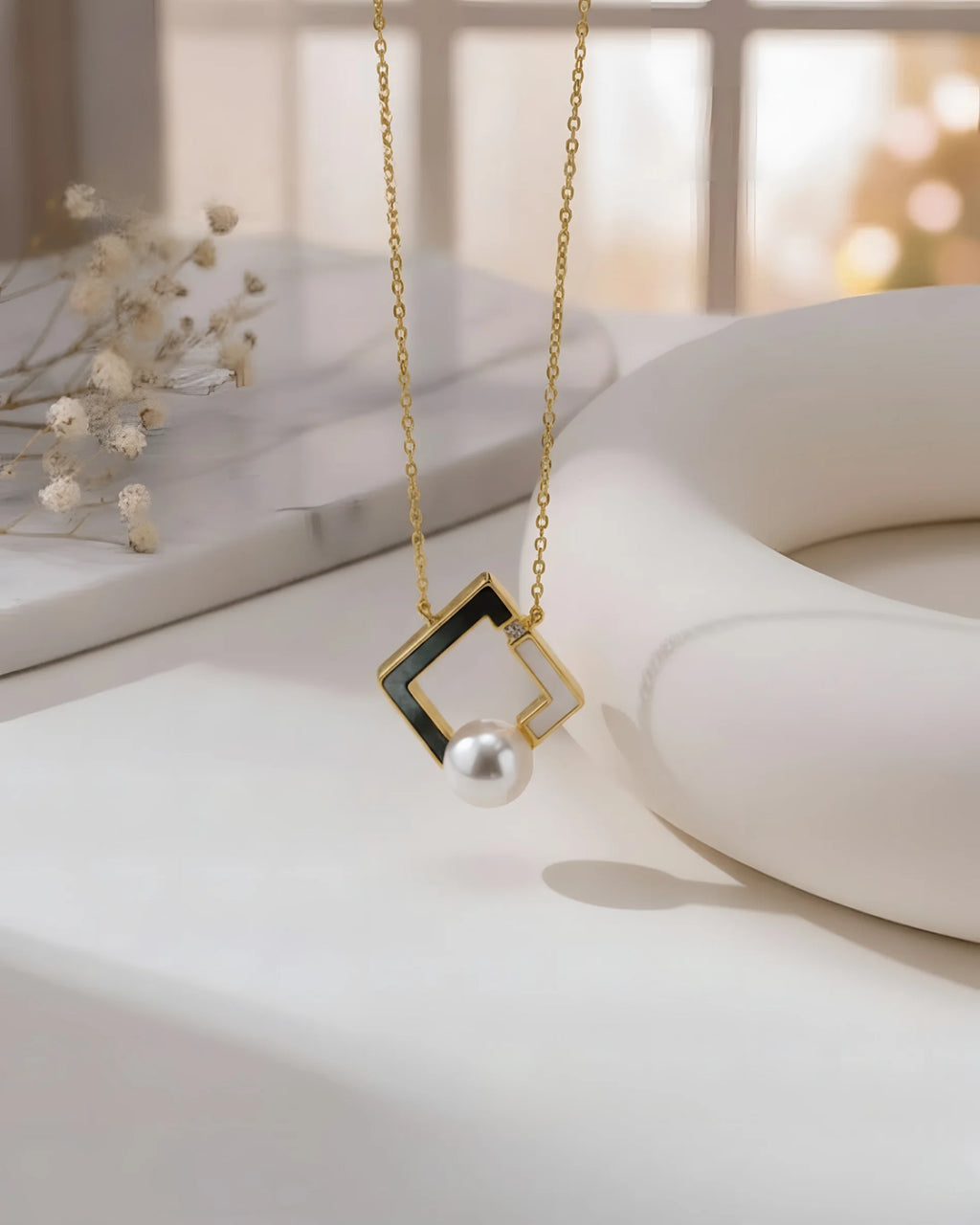 Notella – AAA Grade Natural Freshwater Pearl Geometric Pendant