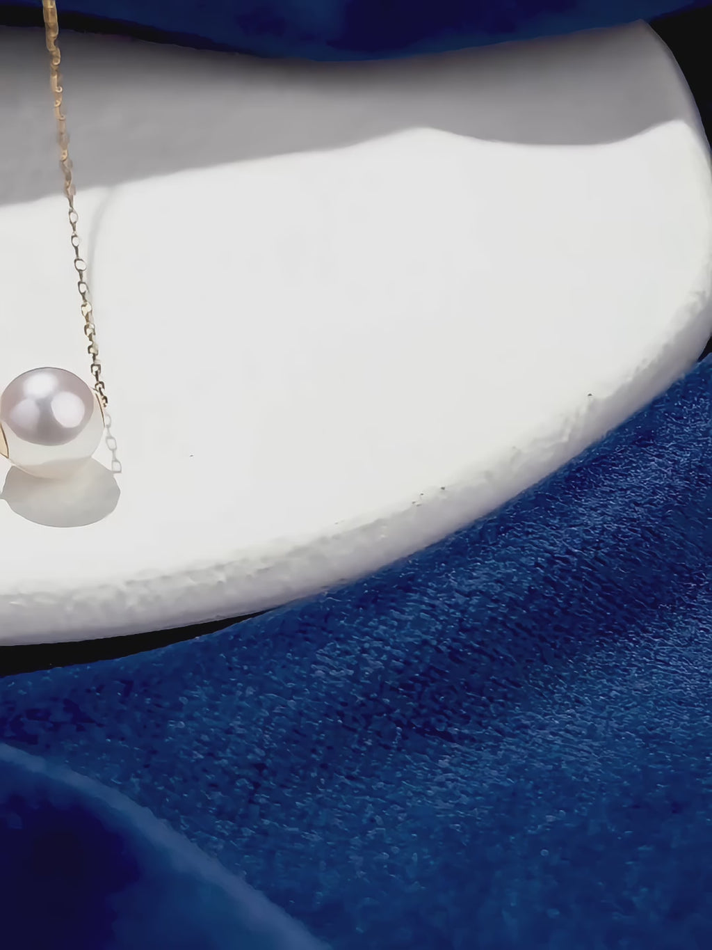 Solid 18K Gold Floating Freshwater Pearl Necklace Pendant 9-9.5mm