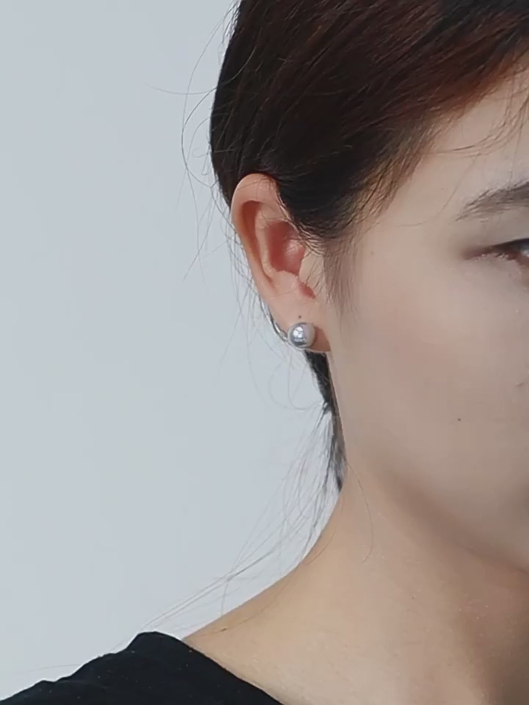 7-7.5mm Stunning Silver-Gray Pearl Stud Earrings