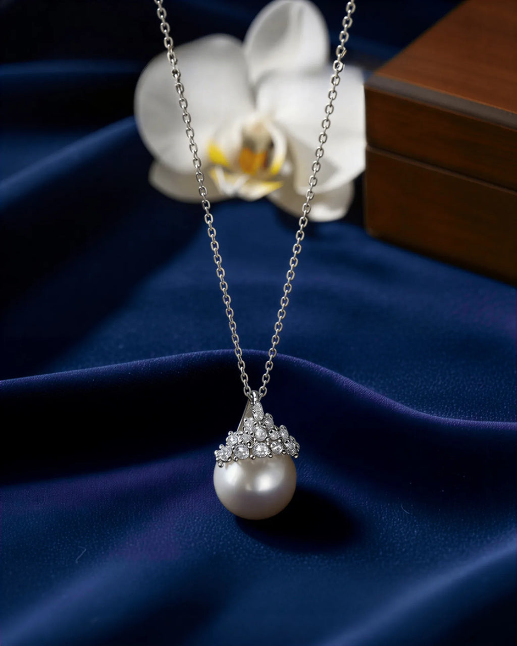 Shira – AAA Quality Natural Freshwater White Shimmer Pearl Pendant