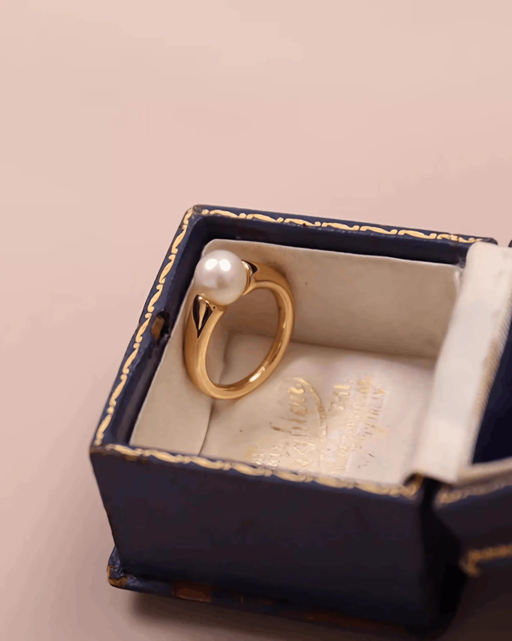 Soleil – Vintage AAA Natural Freshwater Pearl Ring