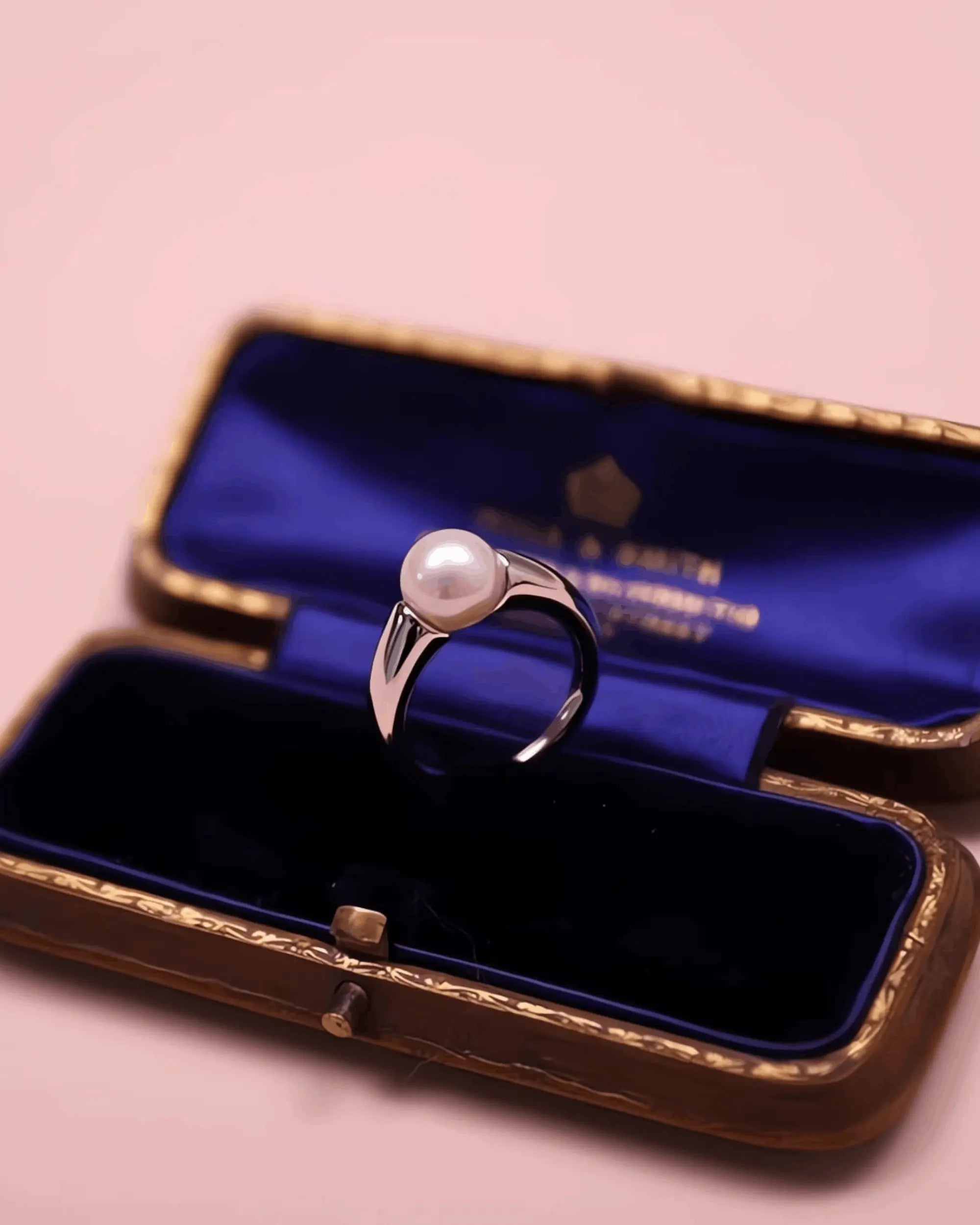 Soleil – Vintage AAA Natural Freshwater Pearl Ring